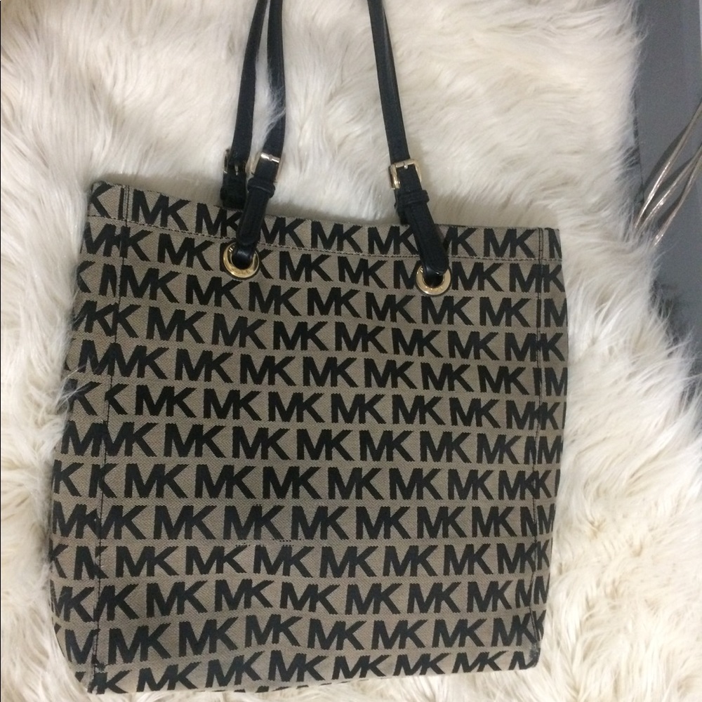 Michael Kors Jet Tote Black Beige